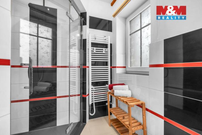 Prodej ubytování, Žacléř, Sadová, 151 m2