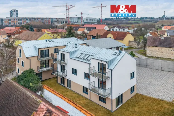Prodej bytu 4+kk, Praha - Holyně, náměstí Pod lípou, 128 m2