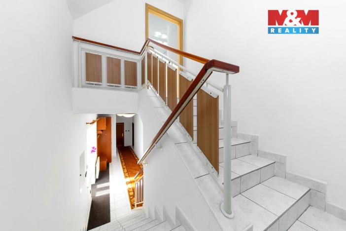 Prodej rodinného domu, Hradčany, Luční, 377 m2