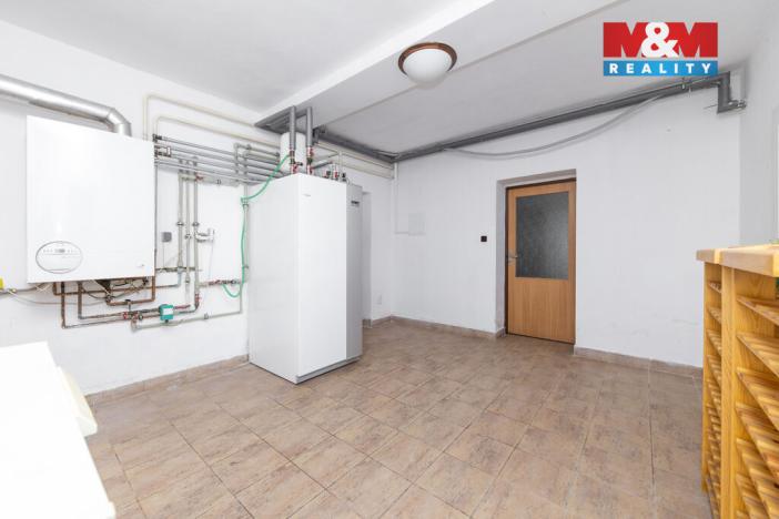 Prodej rodinného domu, Hradčany, Luční, 377 m2