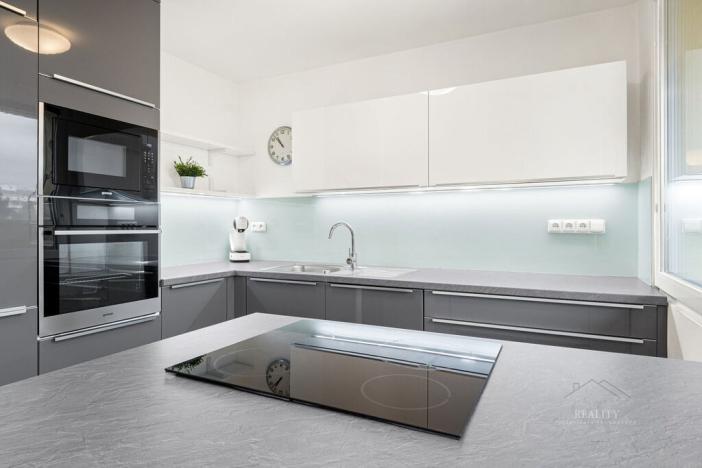 Prodej bytu 3+kk, Praha - Žižkov, U kněžské louky, 67 m2
