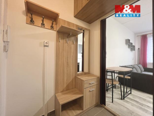 Pronájem bytu 1+kk, Jindřichův Hradec - Jindřichův Hradec II, sídliště U Nádraží, 20 m2