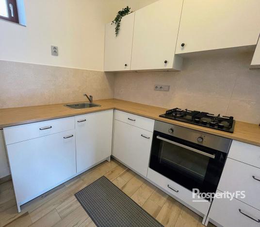 Pronájem bytu 3+1, Stochov, Osvobození, 103 m2