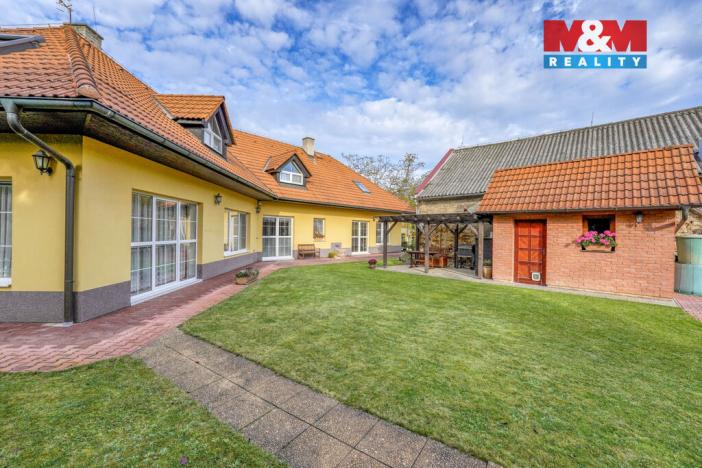 Prodej rodinného domu, Veleň - Mírovice, Na návsi, 478 m2