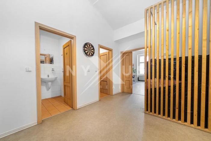 Pronájem kanceláře, Praha - Holešovice, Bubenská, 84 m2