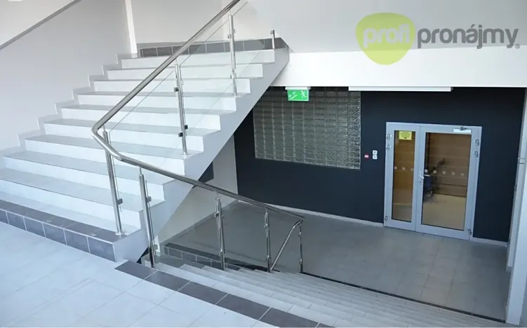 Pronájem skladu, Zlín, Šedesátá, 100 m2