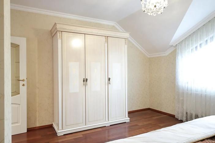 Prodej bytu 4+1, Karlovy Vary, Tylova, 182 m2