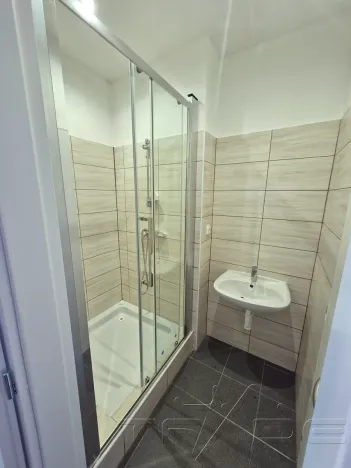 Prodej obchodního prostoru, Znojmo, Vídeňská třída, 5100 m2