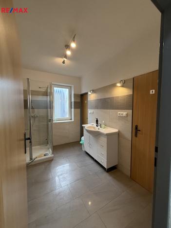 Pronájem komerčního pozemku, Opava, 1650 m2