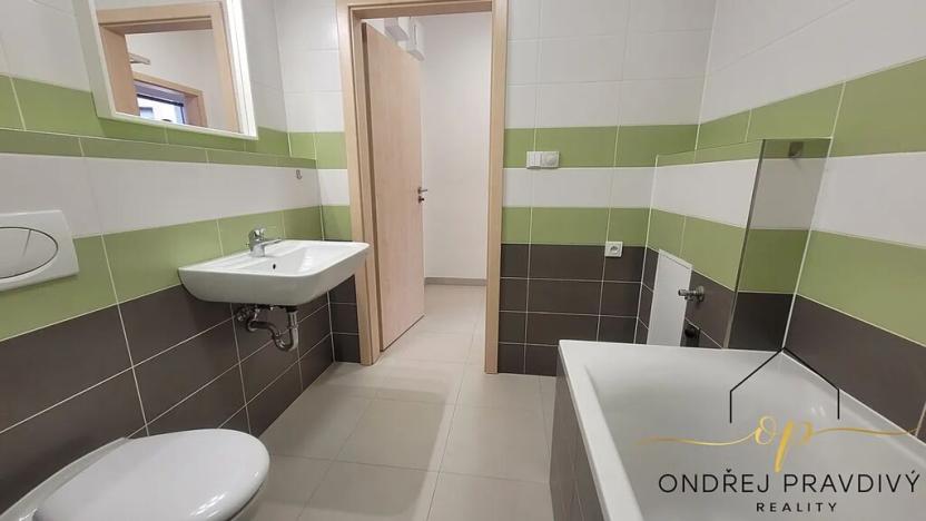 Pronájem bytu 1+kk, Praha - Modřany, Soukalova, 33 m2