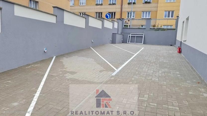 Pronájem garáže, Praha - Motol, Podhorská, 15 m2