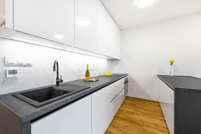 Prodej bytu 3+kk, Praha - Hostivař, náměstí Přátelství, 89 m2