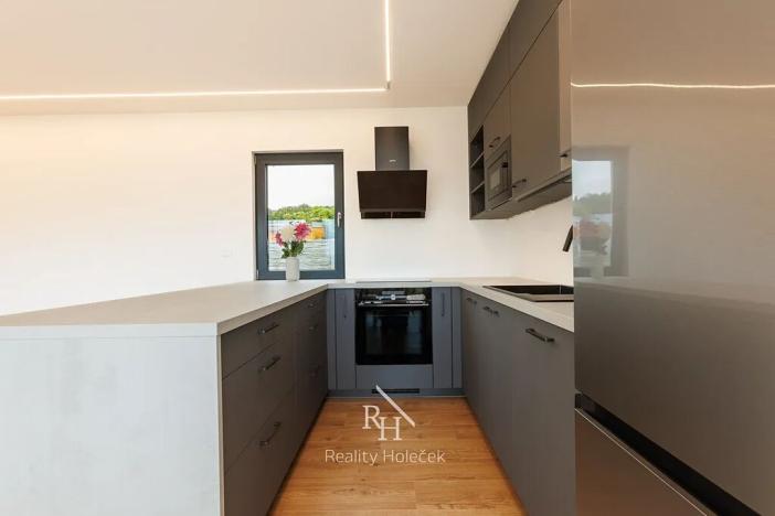 Prodej rodinného domu, Svinaře, Větrná, 156 m2