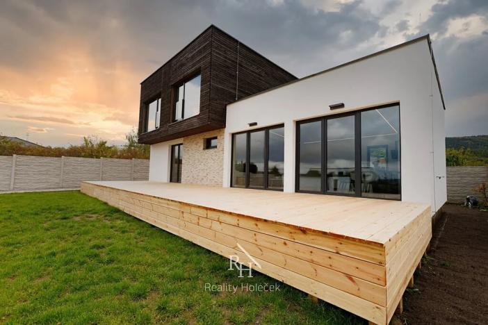 Prodej rodinného domu, Svinaře, Větrná, 156 m2