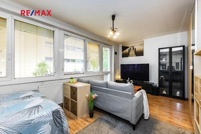 Prodej bytu 1+kk, Praha - Hostavice, U Hostavického potoka, 36 m2