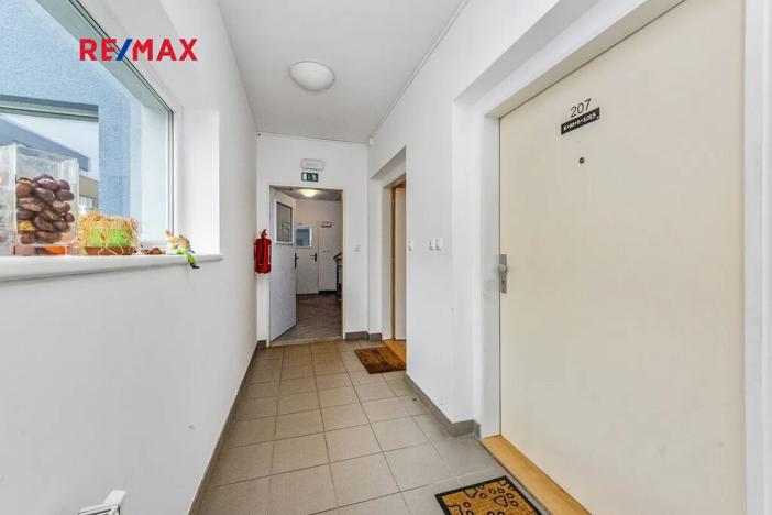 Prodej bytu 1+kk, Praha - Hostavice, U Hostavického potoka, 36 m2