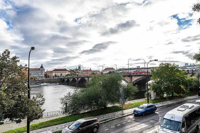 Prodej bytu 3+kk, Praha - Smíchov, Hořejší nábřeží, 85 m2