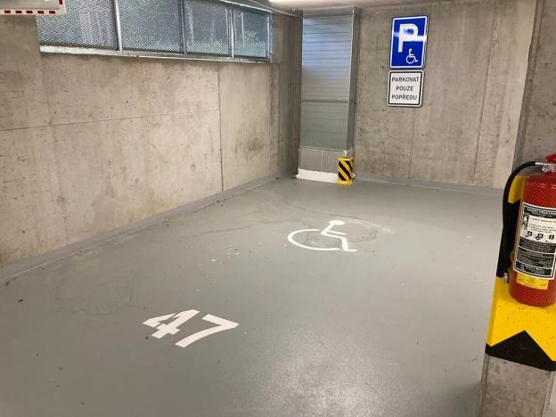 Pronájem garážového stání, Praha - Záběhlice, Choceradská, 20 m2