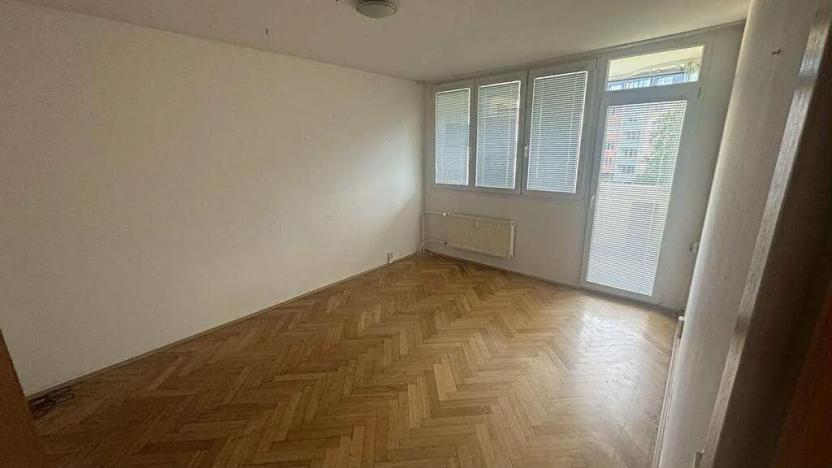Prodej bytu 3+1, Karlovy Vary, Maďarská, 61 m2