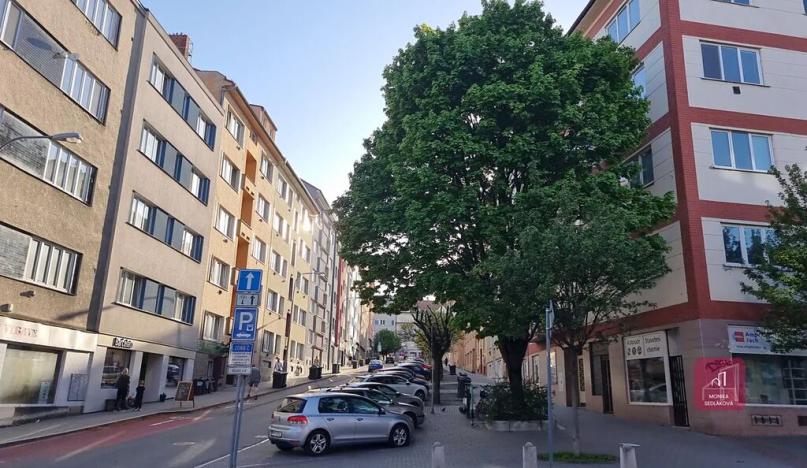 Pronájem bytu 2+kk, Brno, Mojmírovo náměstí, 45 m2