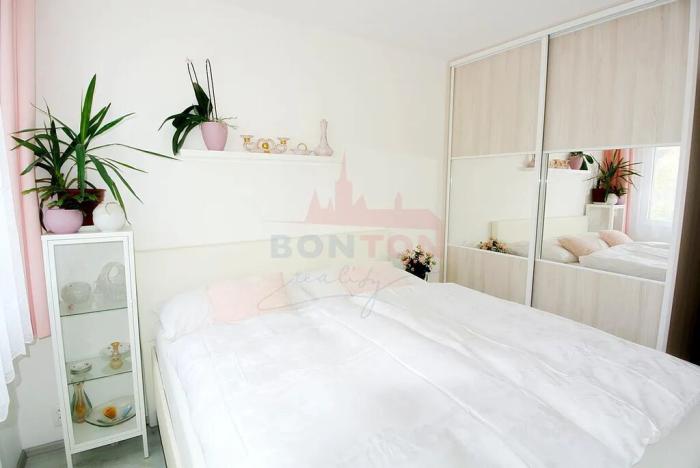 Prodej bytu 3+1, Praha - Podolí, Kaplická, 62 m2
