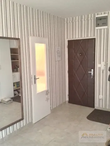 Prodej bytu 3+1, Broumov, U Větrolamu, 74 m2