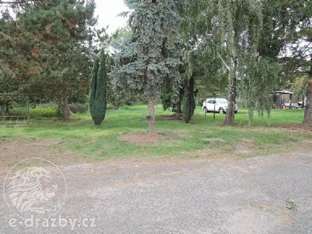 Dražba pozemku, Bitozeves, 834 m2