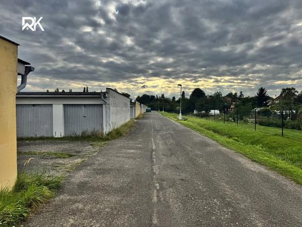 Prodej garáže, Hradec Králové, U Mostku, 19 m2