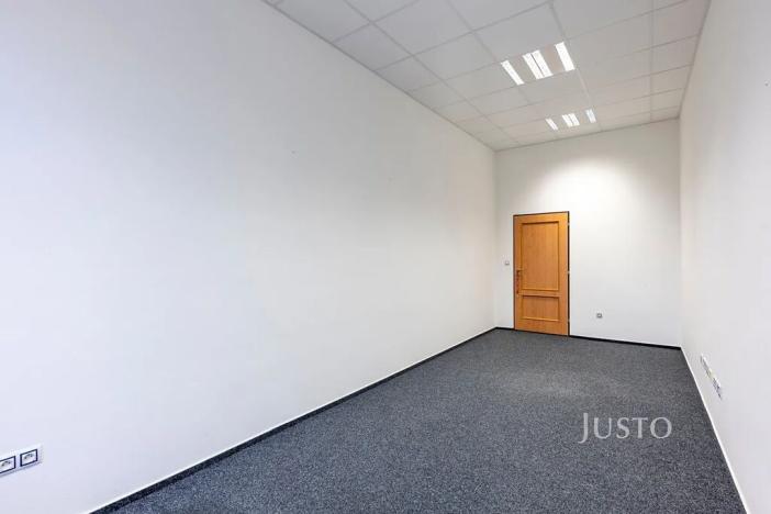 Pronájem kanceláře, Uherské Hradiště, Masarykovo náměstí, 19 m2