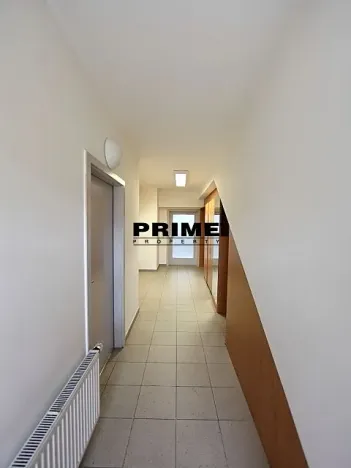 Pronájem kanceláře, Praha - Smíchov, Štefánikova, 63 m2