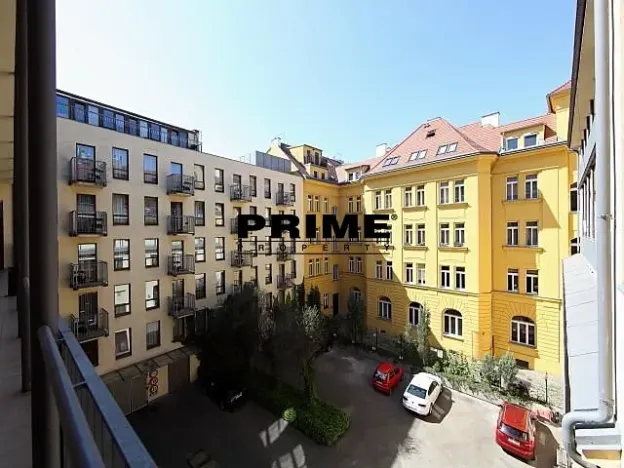 Pronájem kanceláře, Praha - Smíchov, Štefánikova, 63 m2