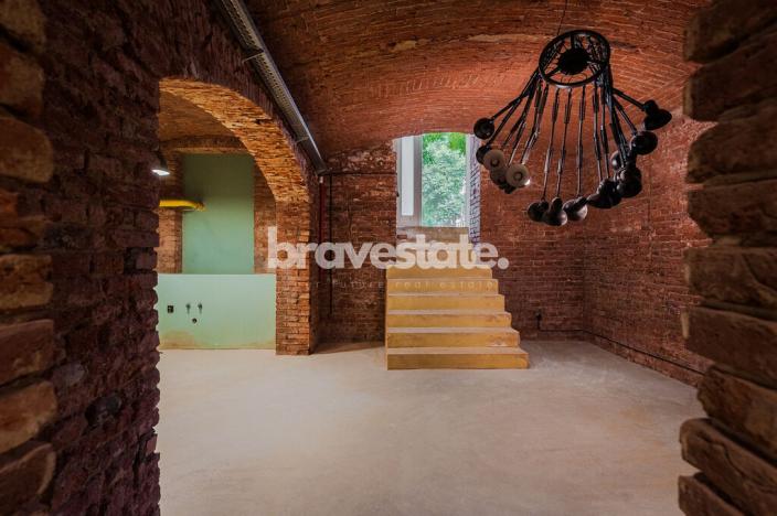 Prodej komerční, Praha - Karlín, Pernerova, 335 m2