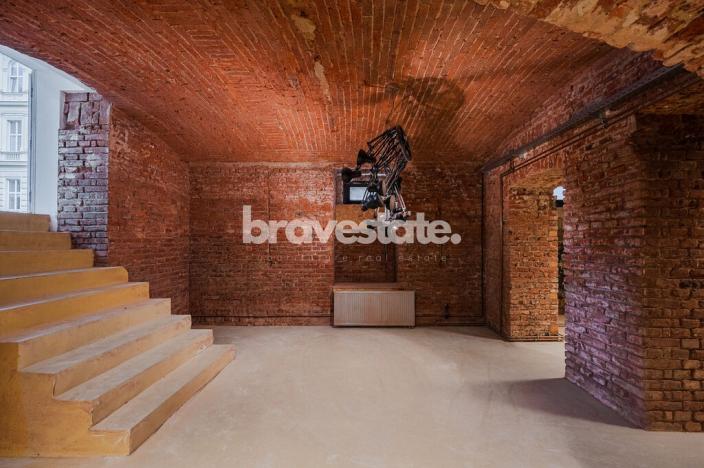 Prodej komerční, Praha - Karlín, Pernerova, 335 m2