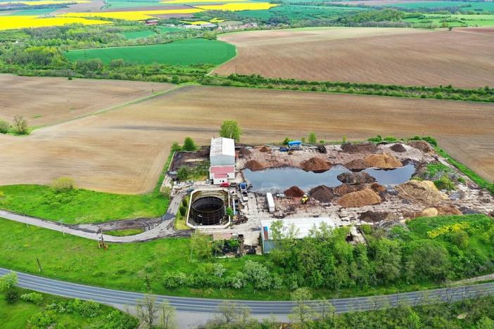 Prodej komerčního pozemku, Hoštka, 43932 m2