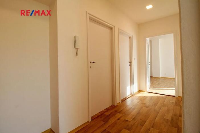 Pronájem bytu 3+1, Kladno, Kordačova, 80 m2