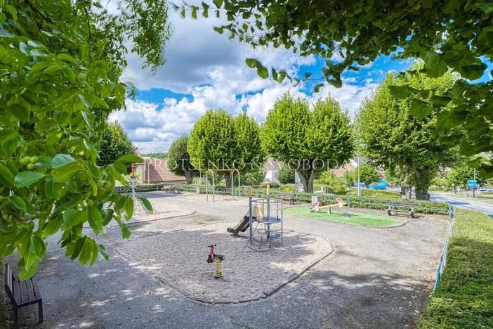 Prodej vícegeneračního domu, Křižanov, Benešovo náměstí, 530 m2