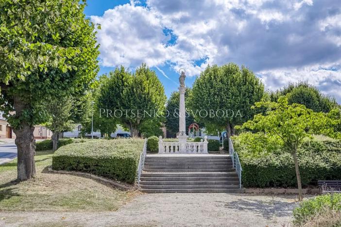 Prodej kanceláře, Křižanov, Benešovo náměstí, 530 m2