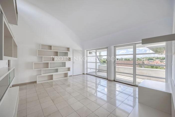 Prodej ordinace, Křižanov, Benešovo náměstí, 530 m2