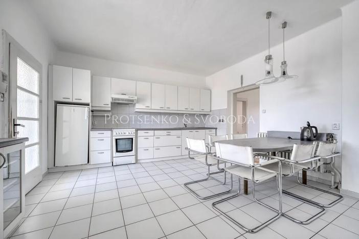 Prodej ubytování, Křižanov, Benešovo náměstí, 530 m2