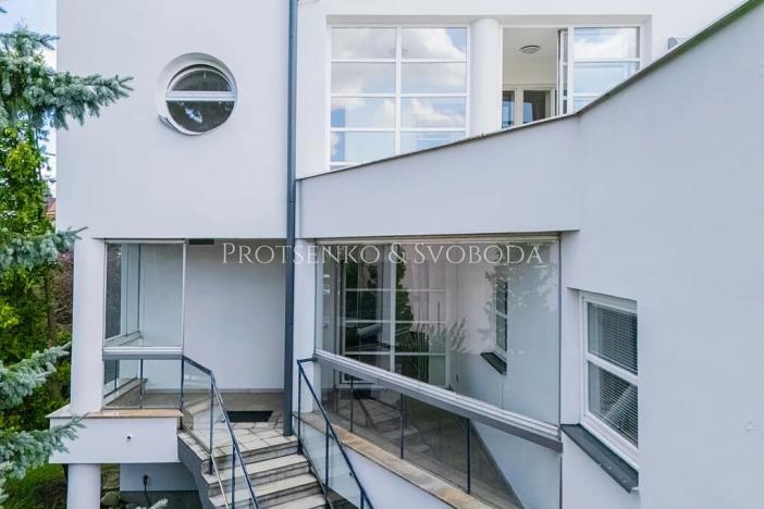 Prodej ubytování, Křižanov, Benešovo náměstí, 530 m2
