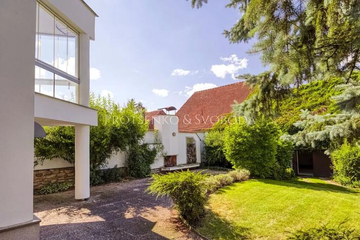 Prodej ubytování, Křižanov, Benešovo náměstí, 530 m2