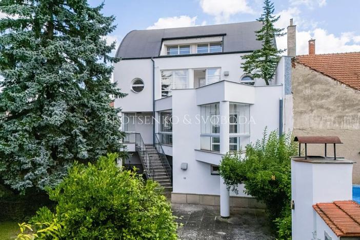 Prodej ubytování, Křižanov, Benešovo náměstí, 530 m2