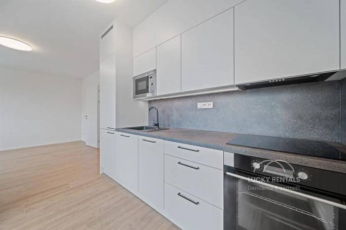 Pronájem bytu 1+kk, Praha - Chodov, Líbalova, 32 m2