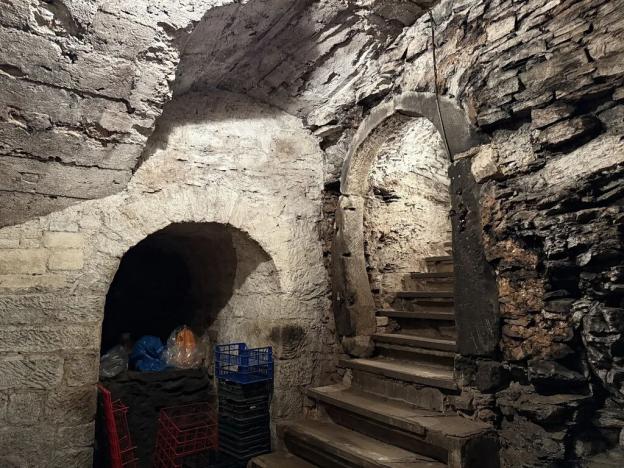 Pronájem atypického bytu, Broumov, Mírové náměstí, 120 m2