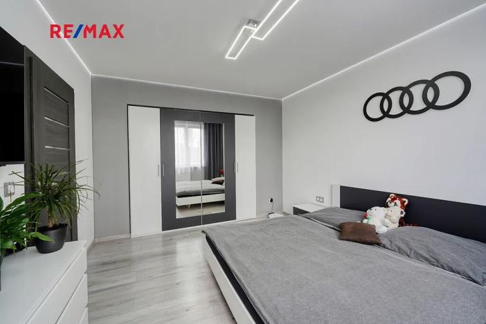 Prodej bytu 1+1, Chodová Planá, 35 m2