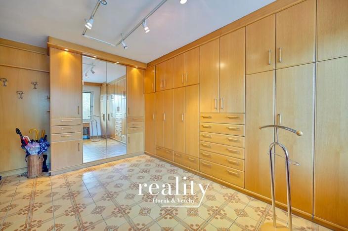 Prodej rodinného domu, Hodonice, U Pošty, 480 m2