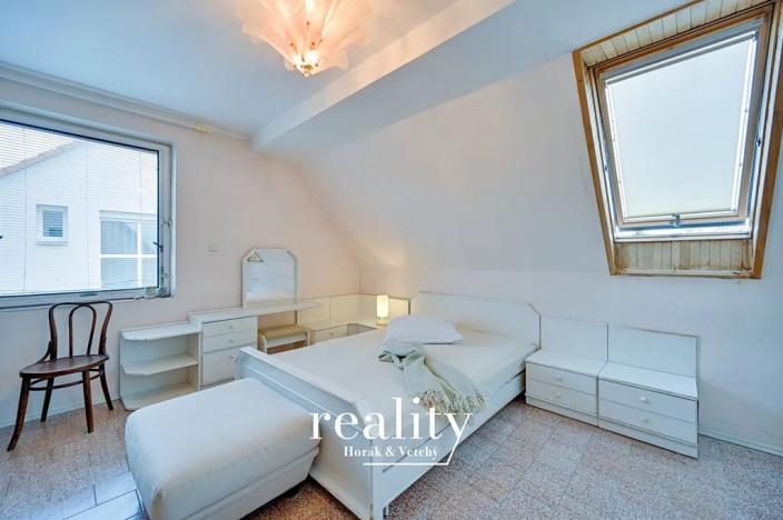 Prodej rodinného domu, Hodonice, U Pošty, 480 m2