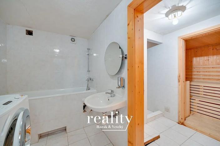 Prodej rodinného domu, Hodonice, U Pošty, 480 m2
