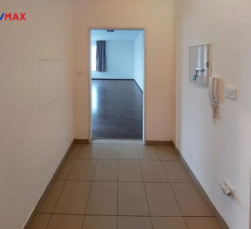 Pronájem bytu 1+kk, Velký Osek, U hřiště, 39 m2