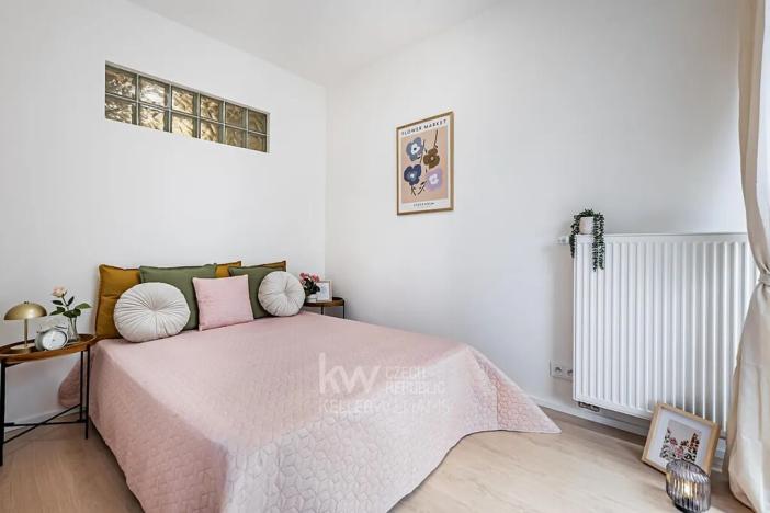 Prodej bytu 2+kk, Praha - Uhříněves, náměstí Bratří Jandusů, 33 m2